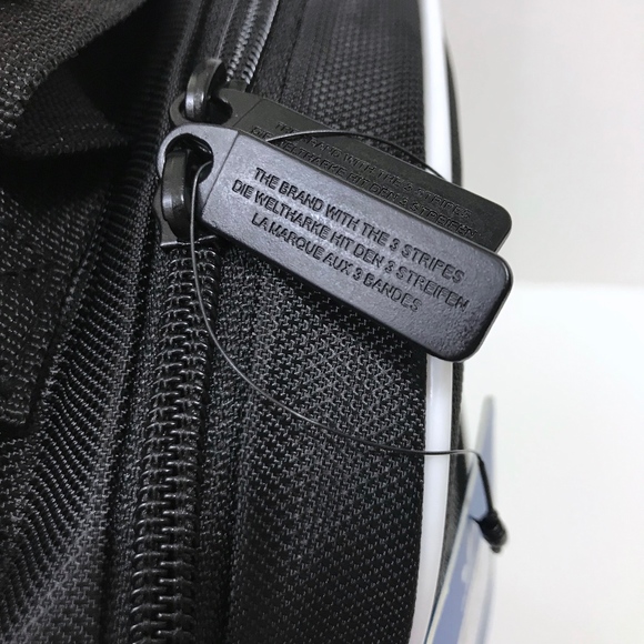 Adidas Originals Santiago Trefoil Black Lunch Bag - Picture 4 of 8